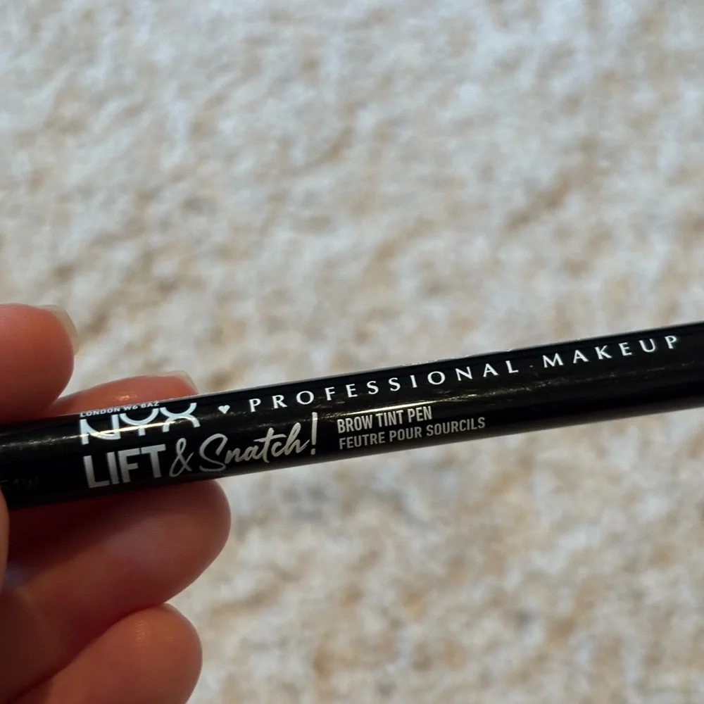 NYX Lip Liner and contour Stick Collection